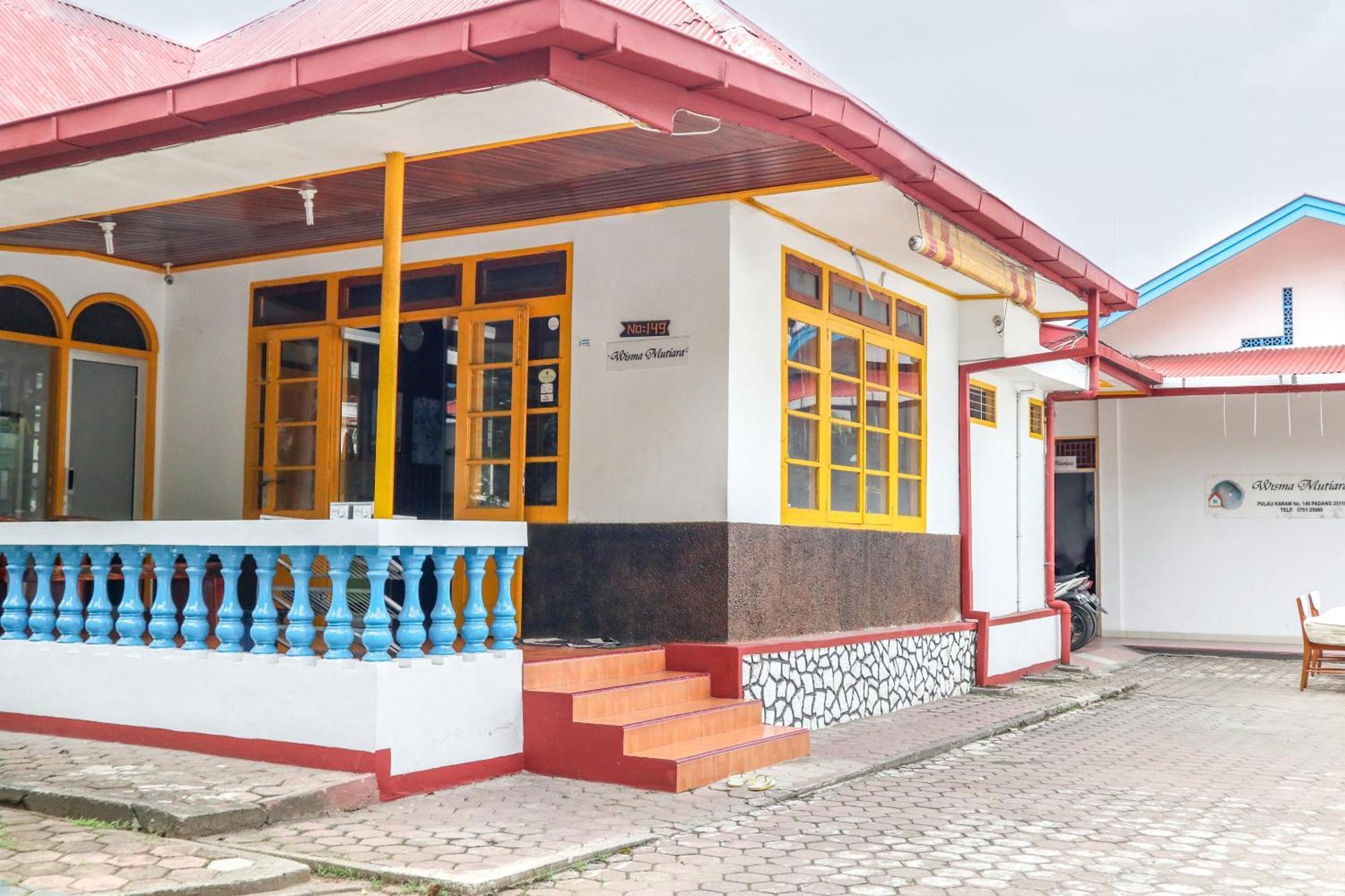 OYO 2052 Mutiara Residence Padang  Exterior foto