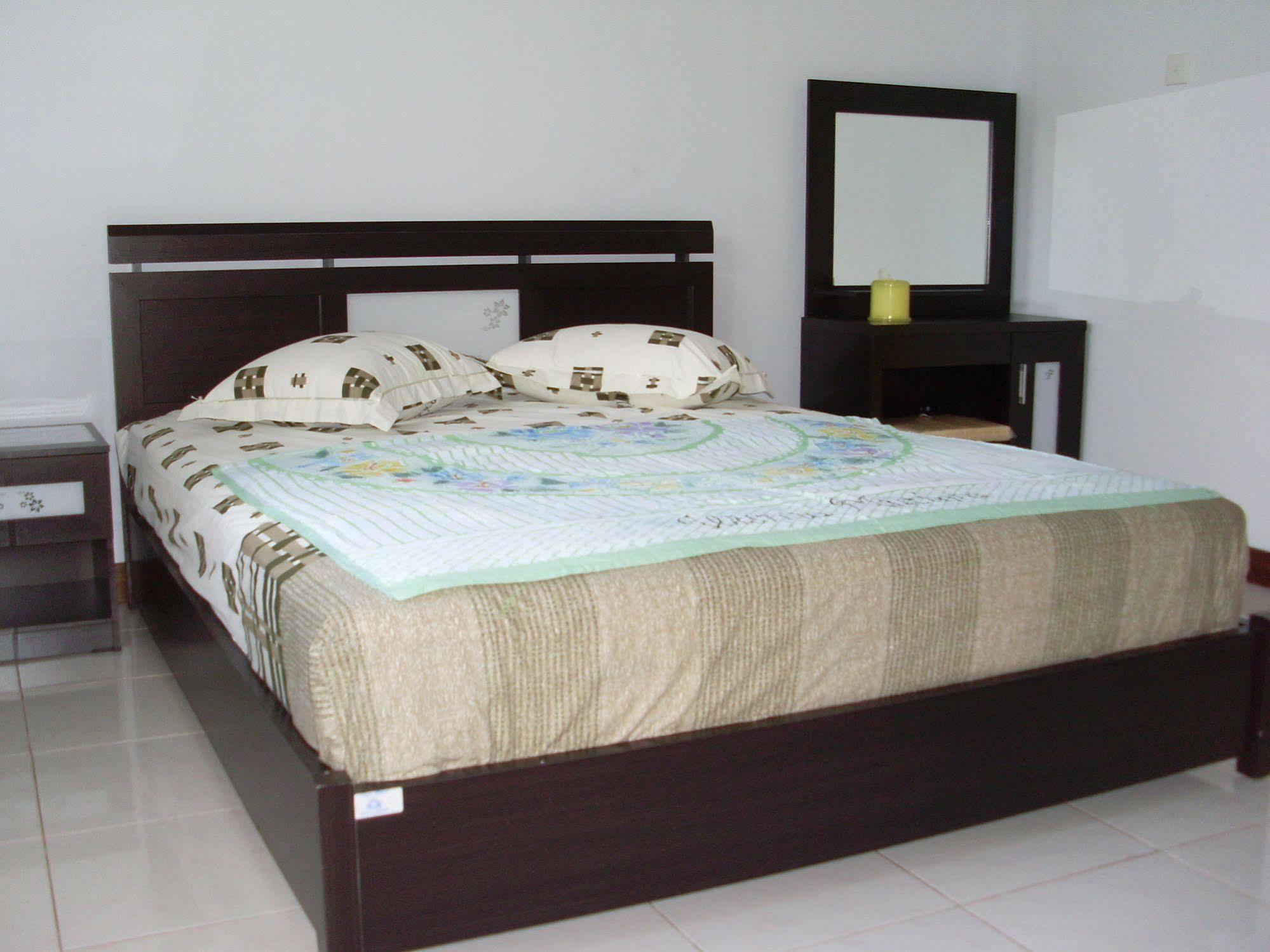 OYO 2052 Mutiara Residence Padang  Exterior foto